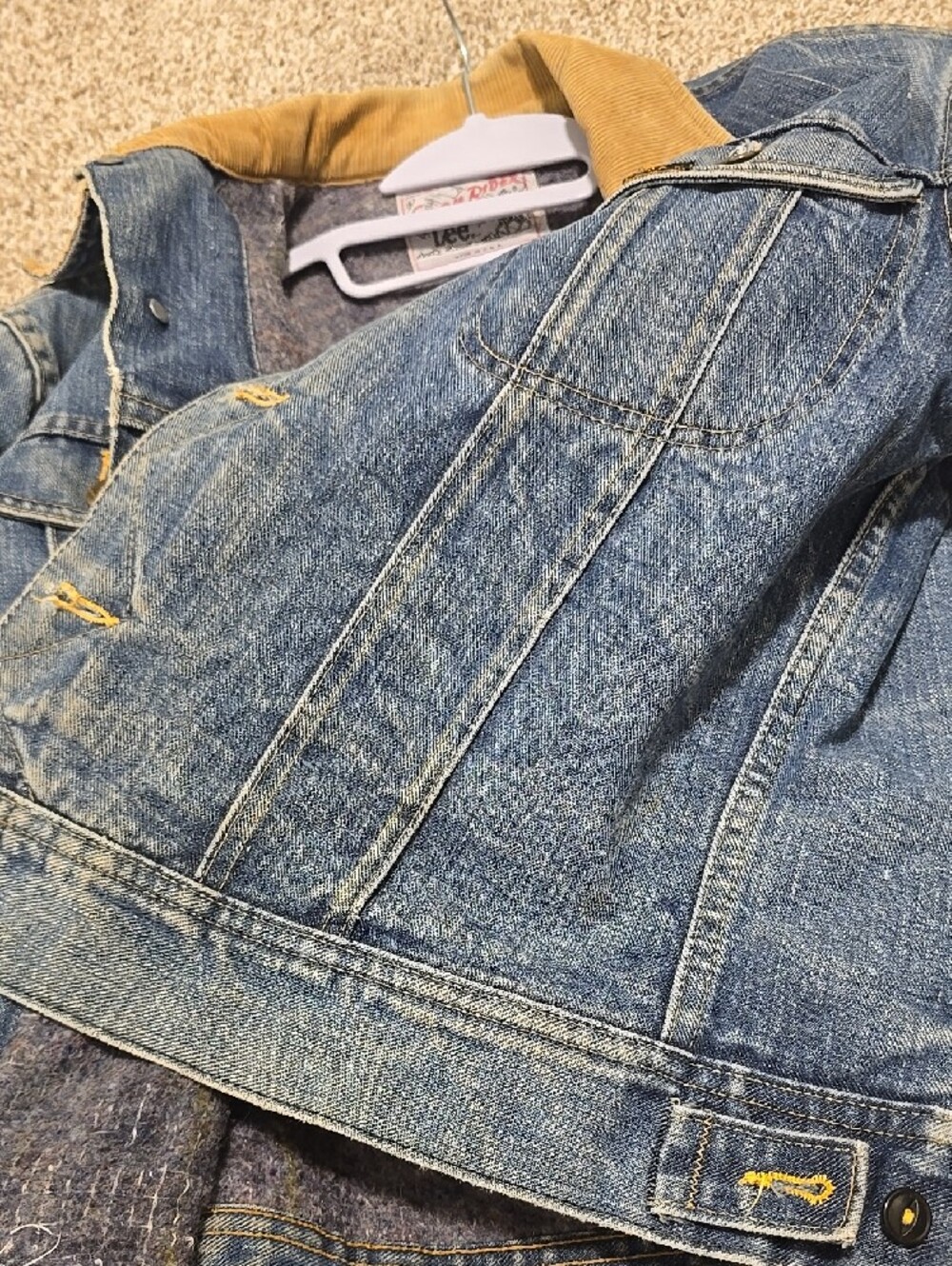 Lee Storm Rider Denim Jacket with Tan Corduroy Collar (1980-1985) - Picture 10 of 12